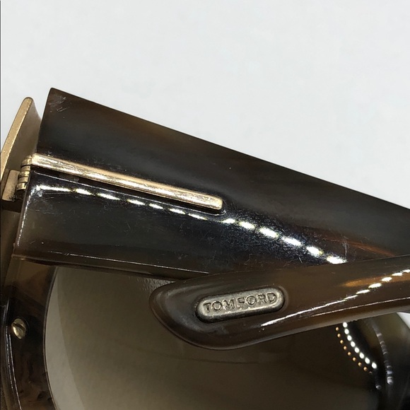 TOM FORD ELISABETH TF27 Sunglasses in color 376 Brown Gradient Oversized Shield. - Picture 5 of 14